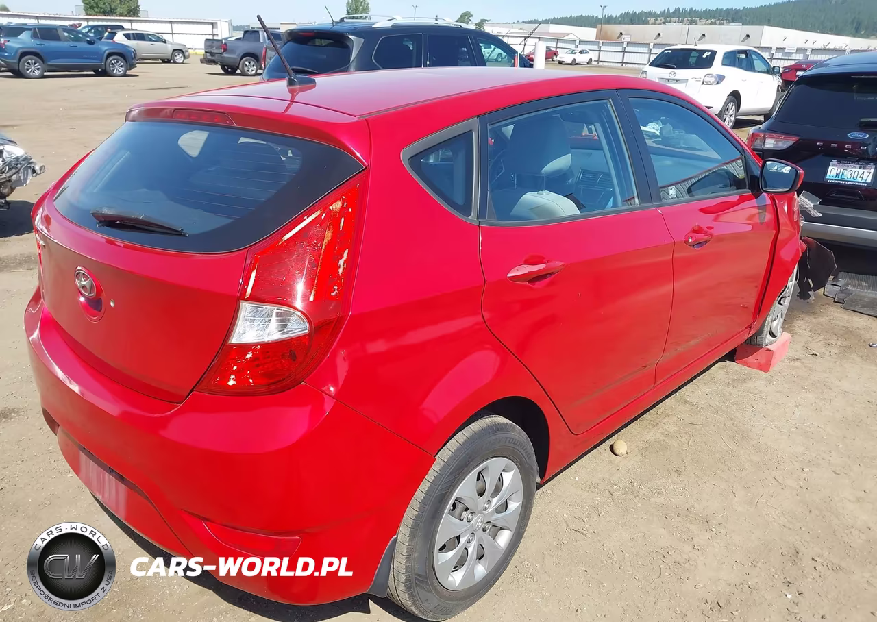 2015 Hyundai Accent Gs VIN:KMHCT5AE9FU222349 - 4