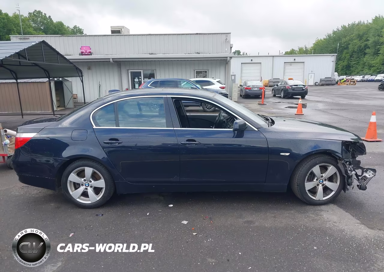 2007 BMW 525Xi VIN:WBANF33547CW70881 - 13