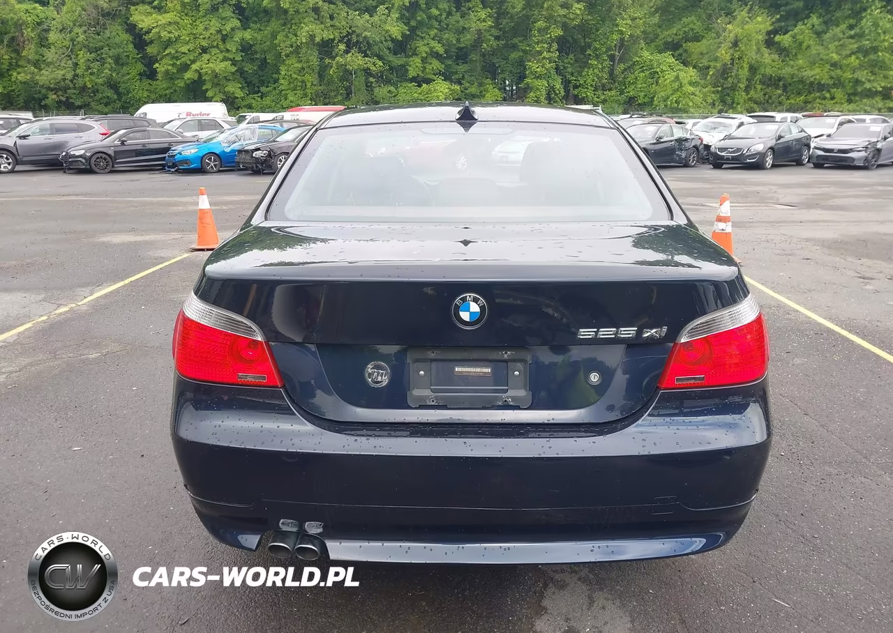 2007 BMW 525Xi VIN:WBANF33547CW70881 - 16