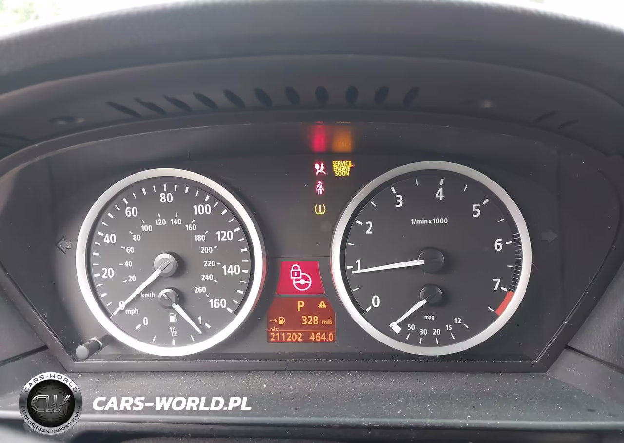 2007 BMW 525Xi VIN:WBANF33547CW70881 - 7