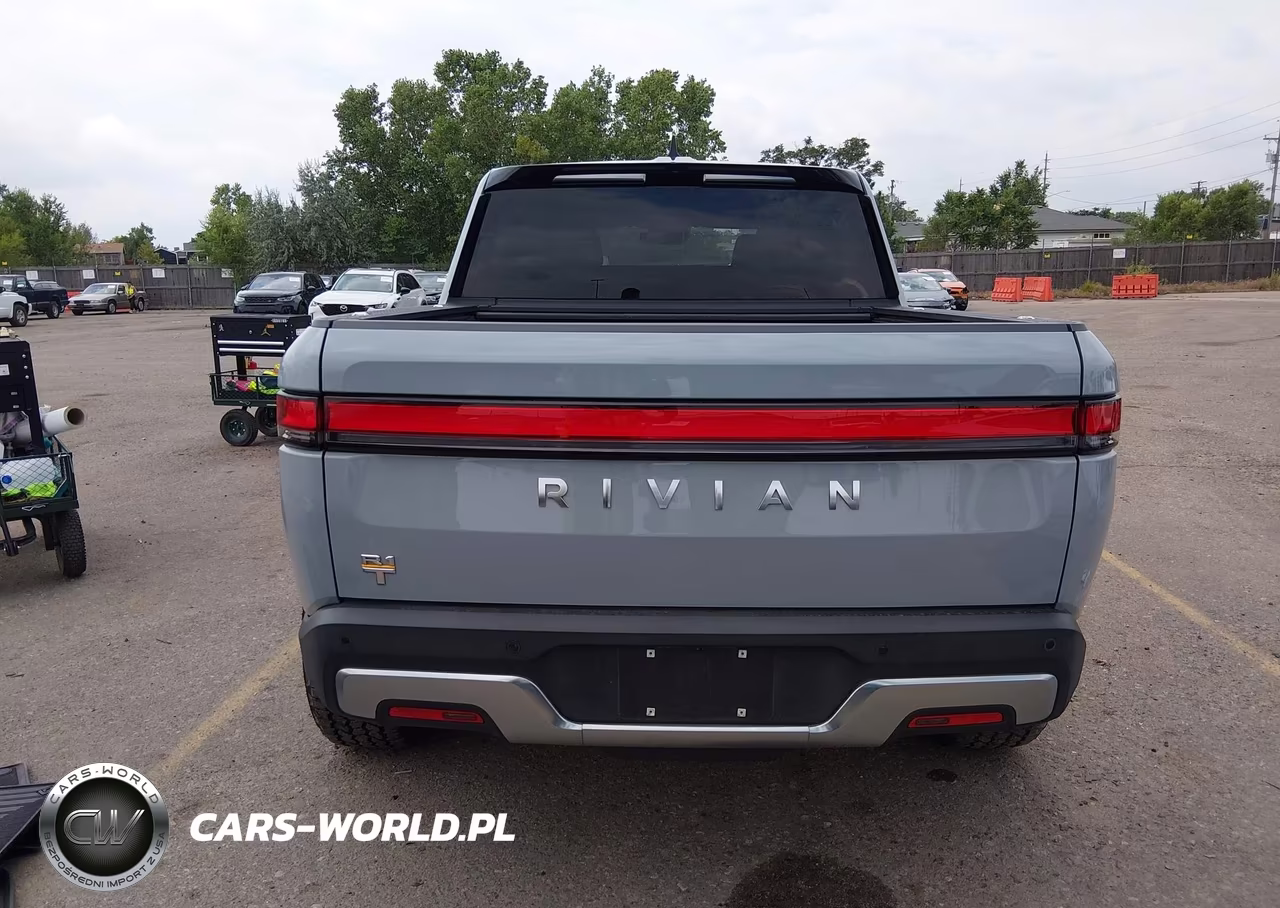 2022 Rivian R1T Adventure VIN:7FCTGAAA5NN009948 - 17
