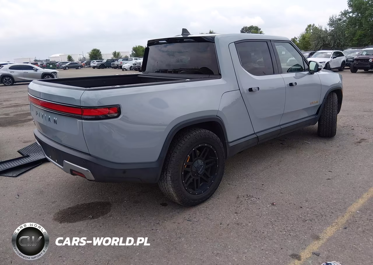2022 Rivian R1T Adventure VIN:7FCTGAAA5NN009948 - 4