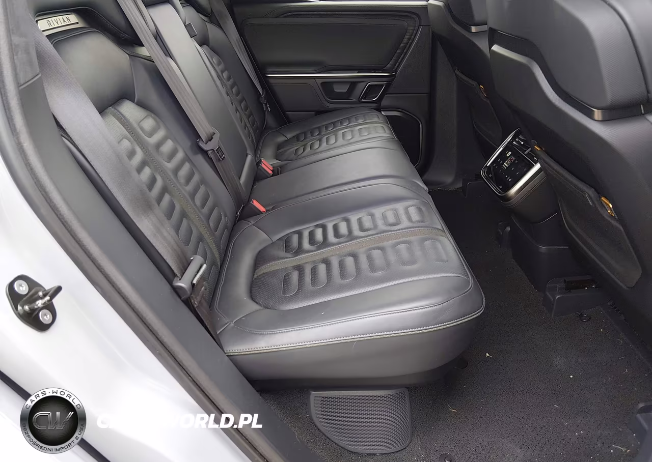 2022 Rivian R1T Adventure VIN:7FCTGAAA5NN009948 - 8