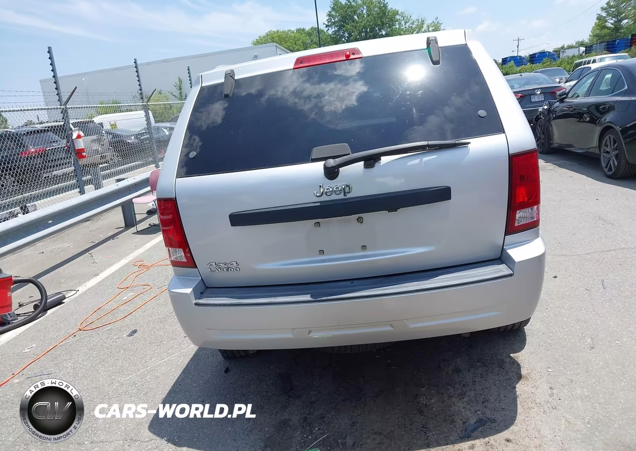2007 Jeep Grand Cherokee Laredo VIN:1J8GR48K47C664563 - 16
