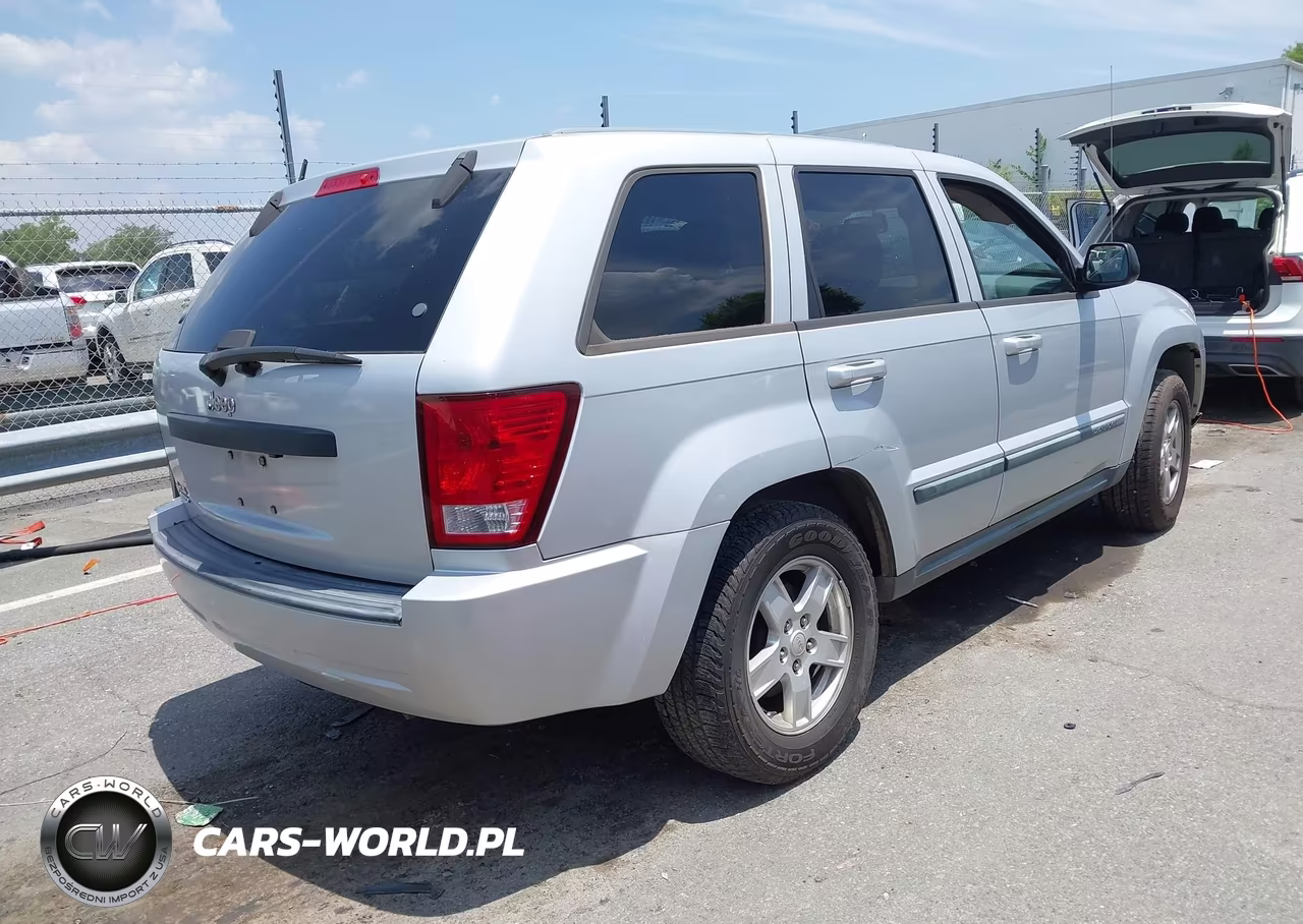 2007 Jeep Grand Cherokee Laredo VIN:1J8GR48K47C664563 - 4