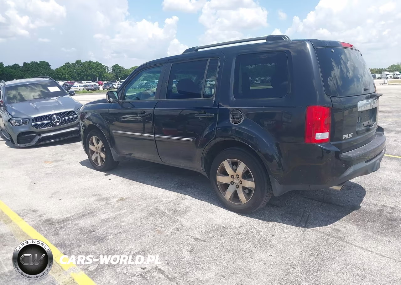 2015 Honda Pilot Touring VIN:5FNYF3H93FB024678 - 3