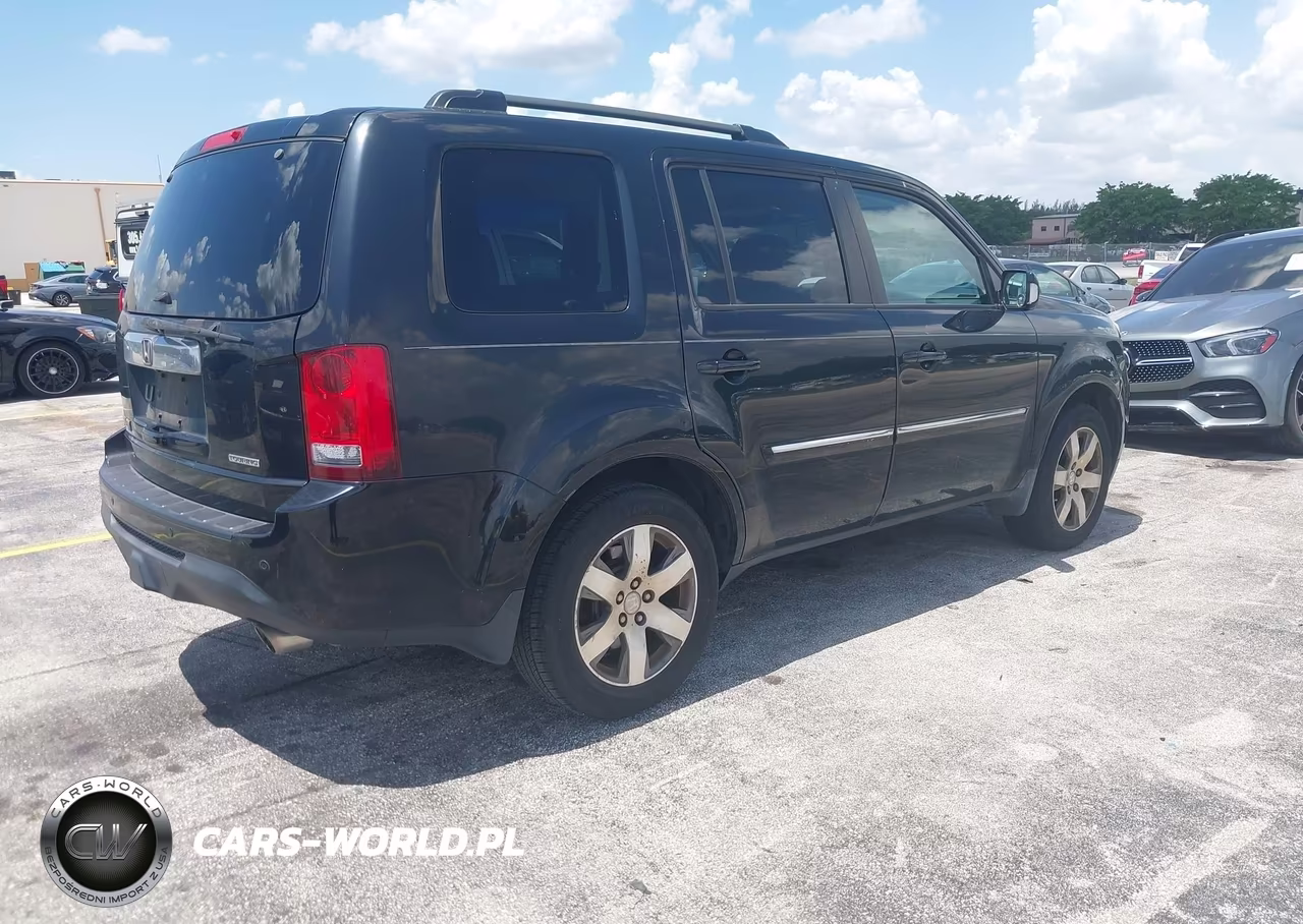 2015 Honda Pilot Touring VIN:5FNYF3H93FB024678 - 4