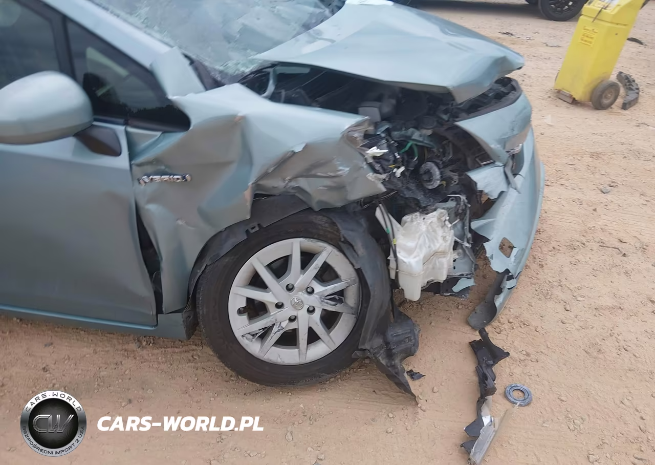 2013 Toyota Prius V Three VIN:JTDZN3EUXD3273747 - 18