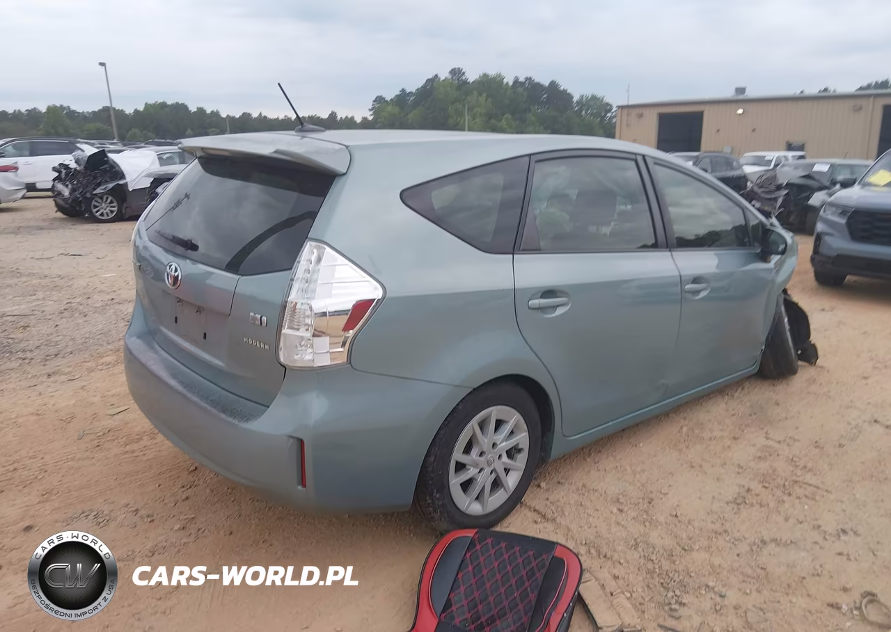 2013 Toyota Prius V Three VIN:JTDZN3EUXD3273747 - 4