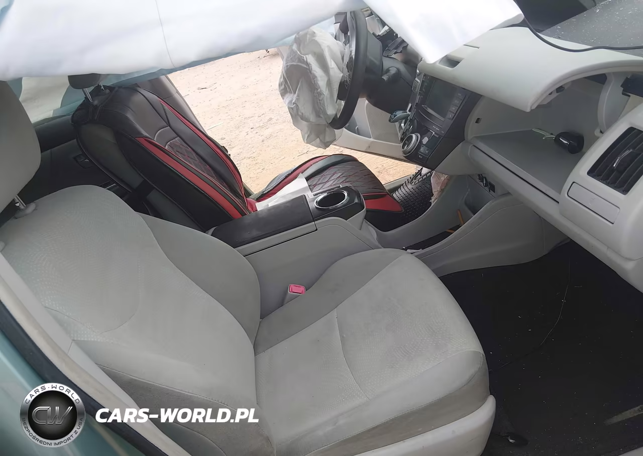 2013 Toyota Prius V Three VIN:JTDZN3EUXD3273747 - 5