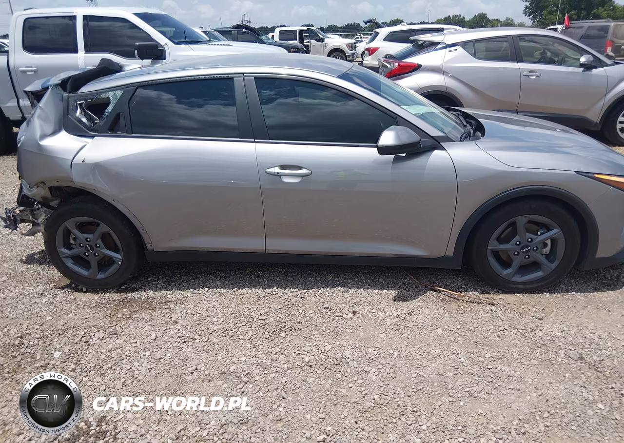 2025 Kia K4 Lxs VIN:3KPFT4DE4SE018185 - 13