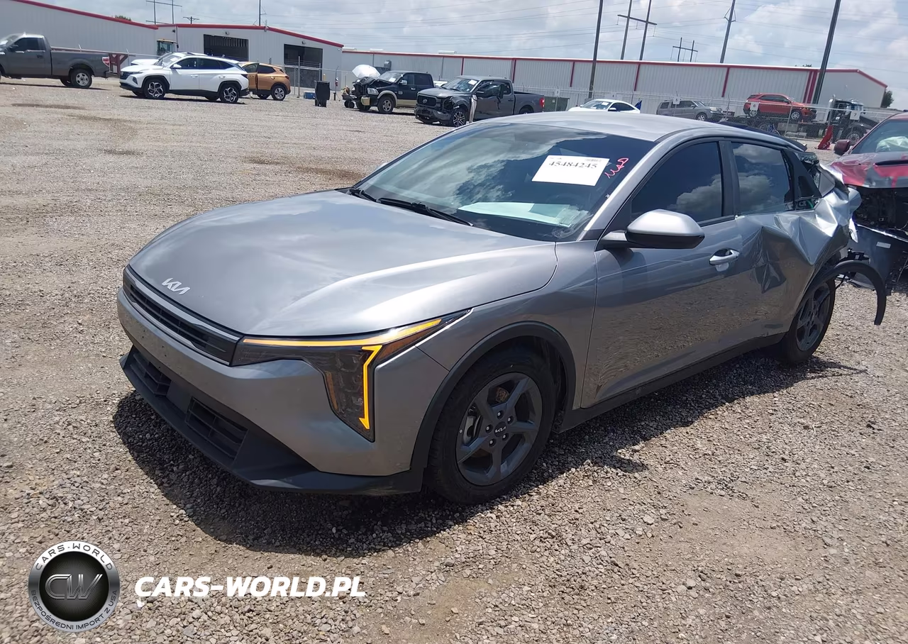 2025 Kia K4 Lxs VIN:3KPFT4DE4SE018185 - 2