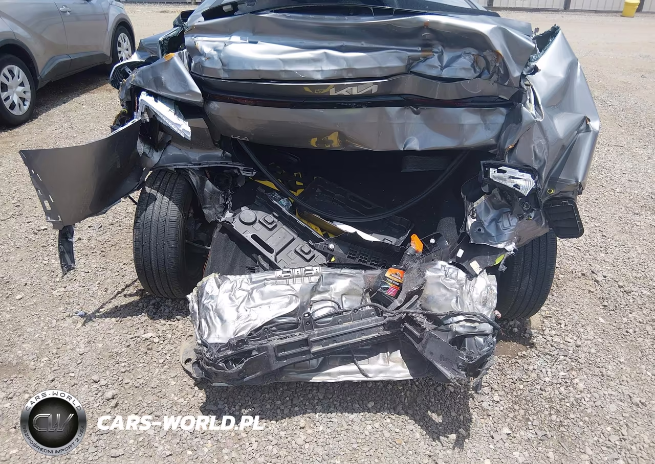 2025 Kia K4 Lxs VIN:3KPFT4DE4SE018185 - 6