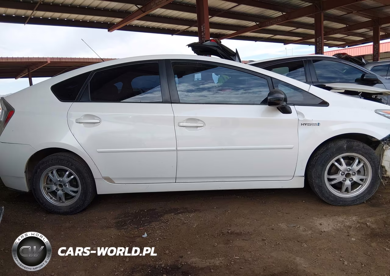 2011 Toyota Prius Two VIN:JTDKN3DU2B0248231 - 14