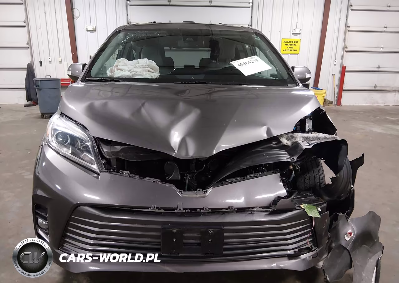 2018 Toyota Sienna Limited 7 Passenger VIN:5TDDZ3DC9JS199545 - 13