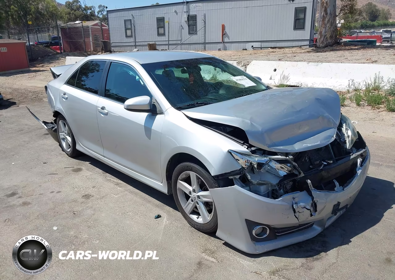 2012 Toyota Camry Se – zdjęcie 1 z 14
