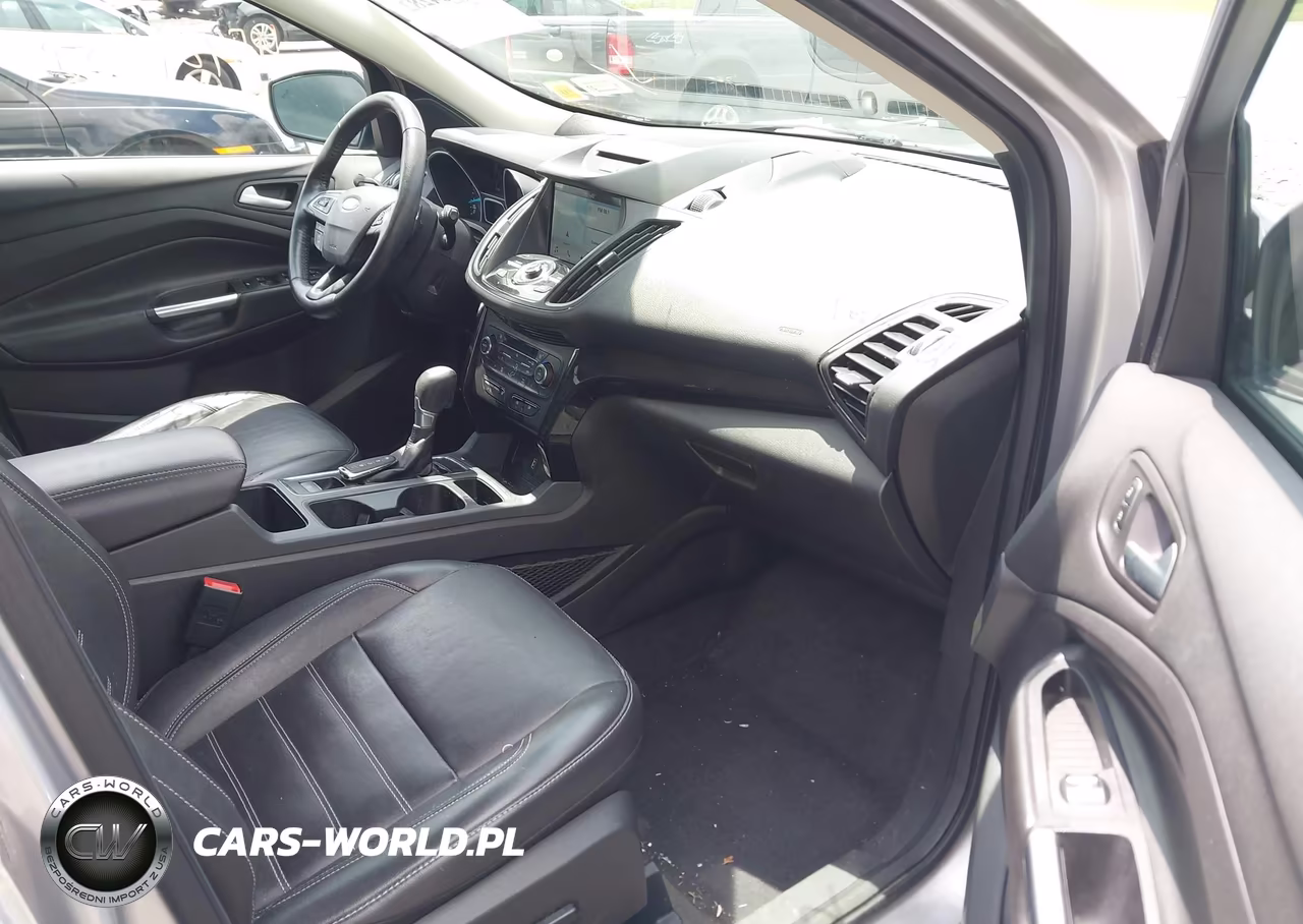 2017 Ford Escape Titanium VIN:1FMCU9J98HUB06568 - 5