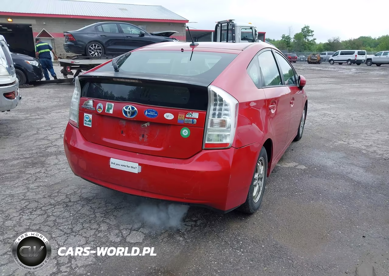 2011 Toyota Prius Three VIN:JTDKN3DUXB0306554 - 4