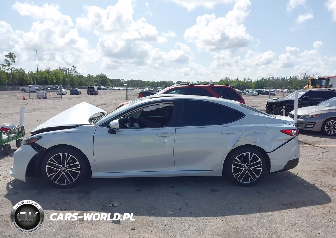 2025 Toyota Camry Xle VIN:4T1DAACK6SU156553 - 14
