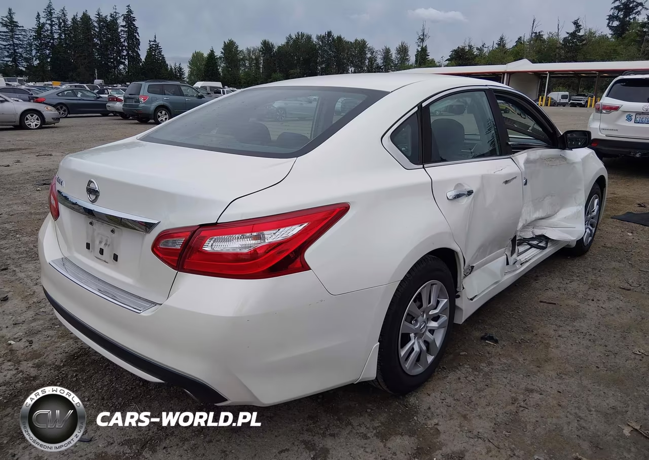 2016 Nissan Altima 2.5 S VIN:1N4AL3AP2GC166141 - 4