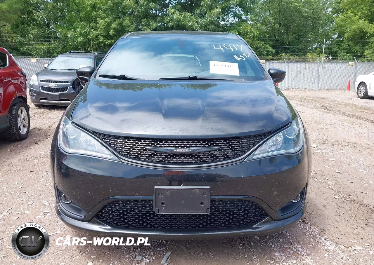 2020 Chrysler Pacifica Touring VIN:2C4RC1FG0LR150483 - 12