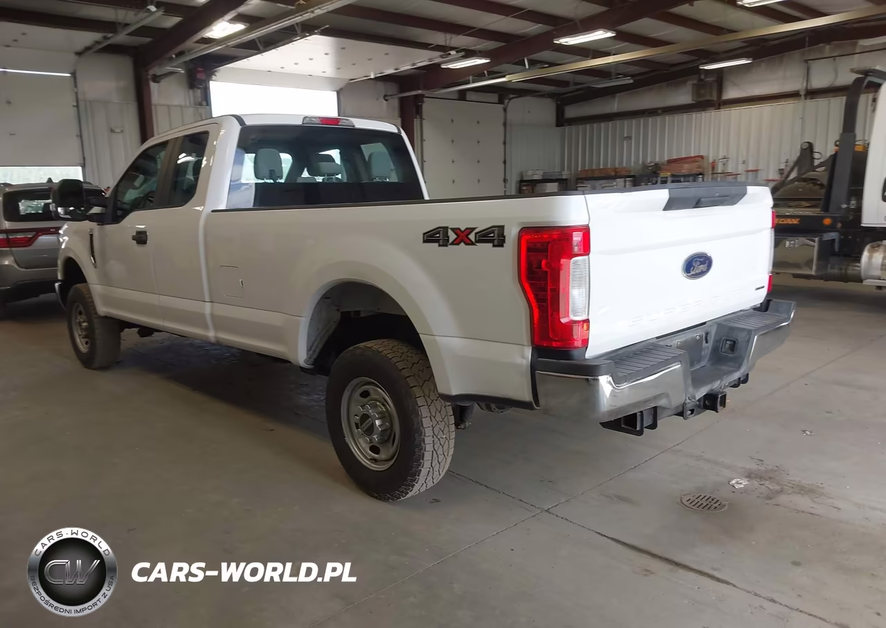 2018 Ford F-250 Lariat-Xl-Xlt VIN:1FT7X2B63JEC69976 - 3