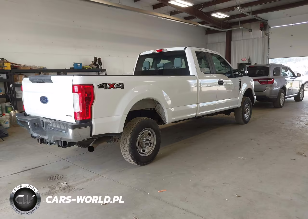2018 Ford F-250 Lariat-Xl-Xlt VIN:1FT7X2B63JEC69976 - 4