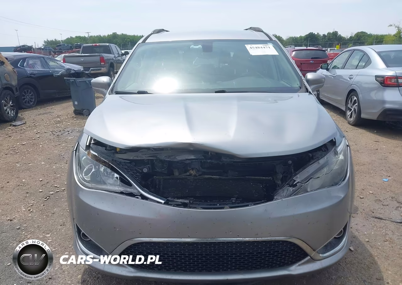 2017 Chrysler Pacifica Touring-L VIN:2C4RC1BG4HR734303 - 12