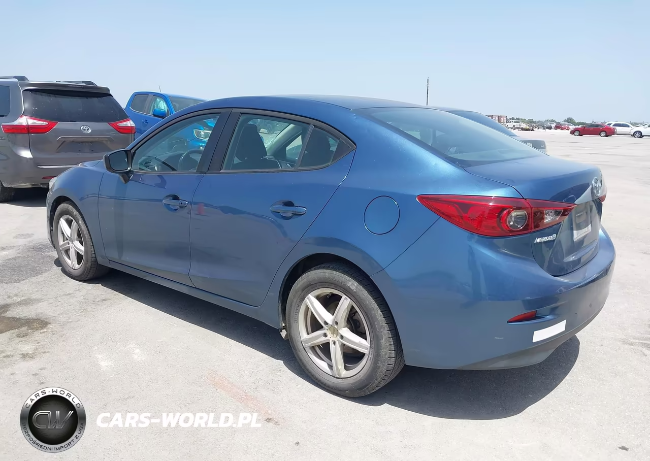 2018 Mazda Mazda3 Sport VIN:3MZBN1U72JM233820 - 3