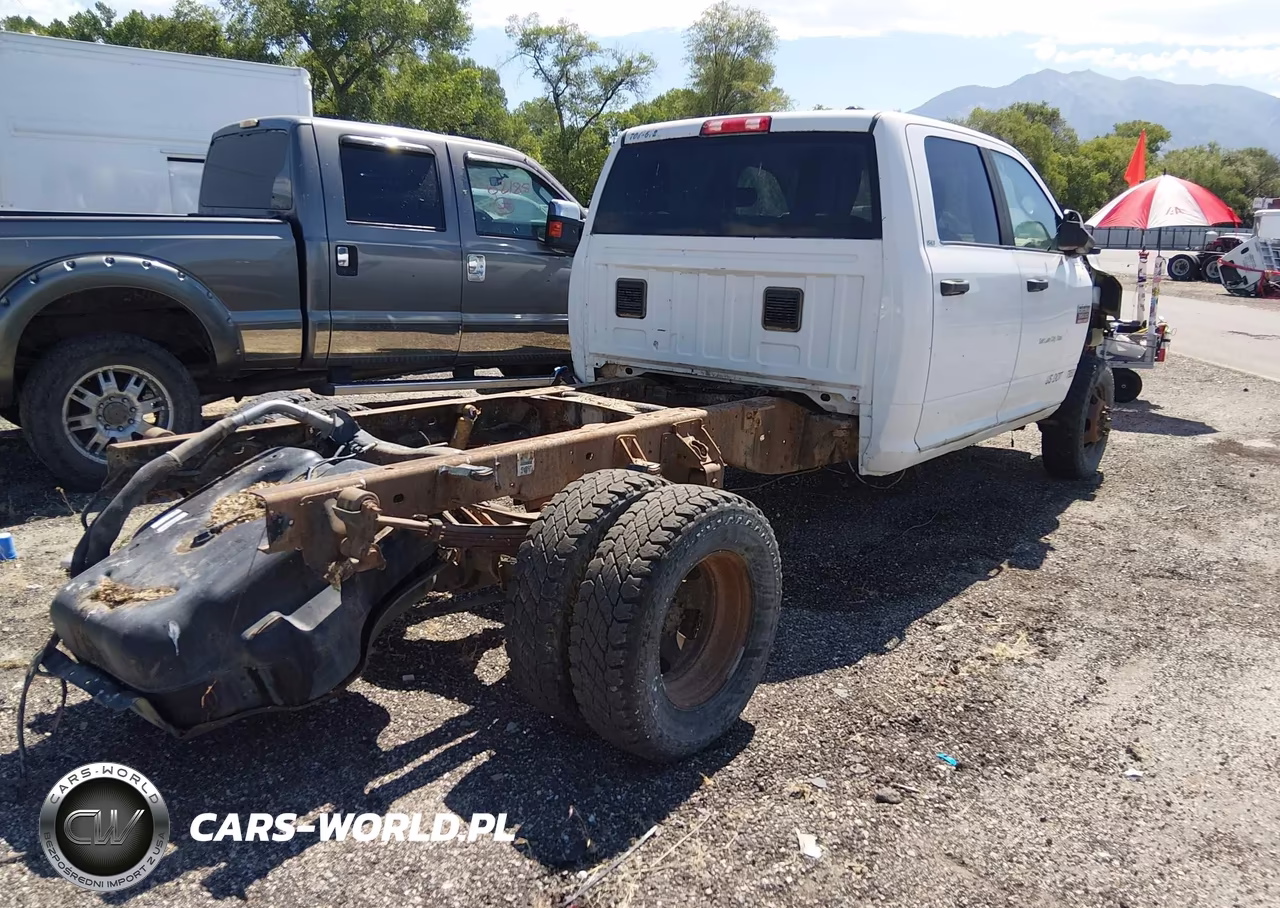 2011 Ram Ram 3500 Hd Chassis St-Slt-Laramie VIN:3D6WZ4CL9BG517612 - 4