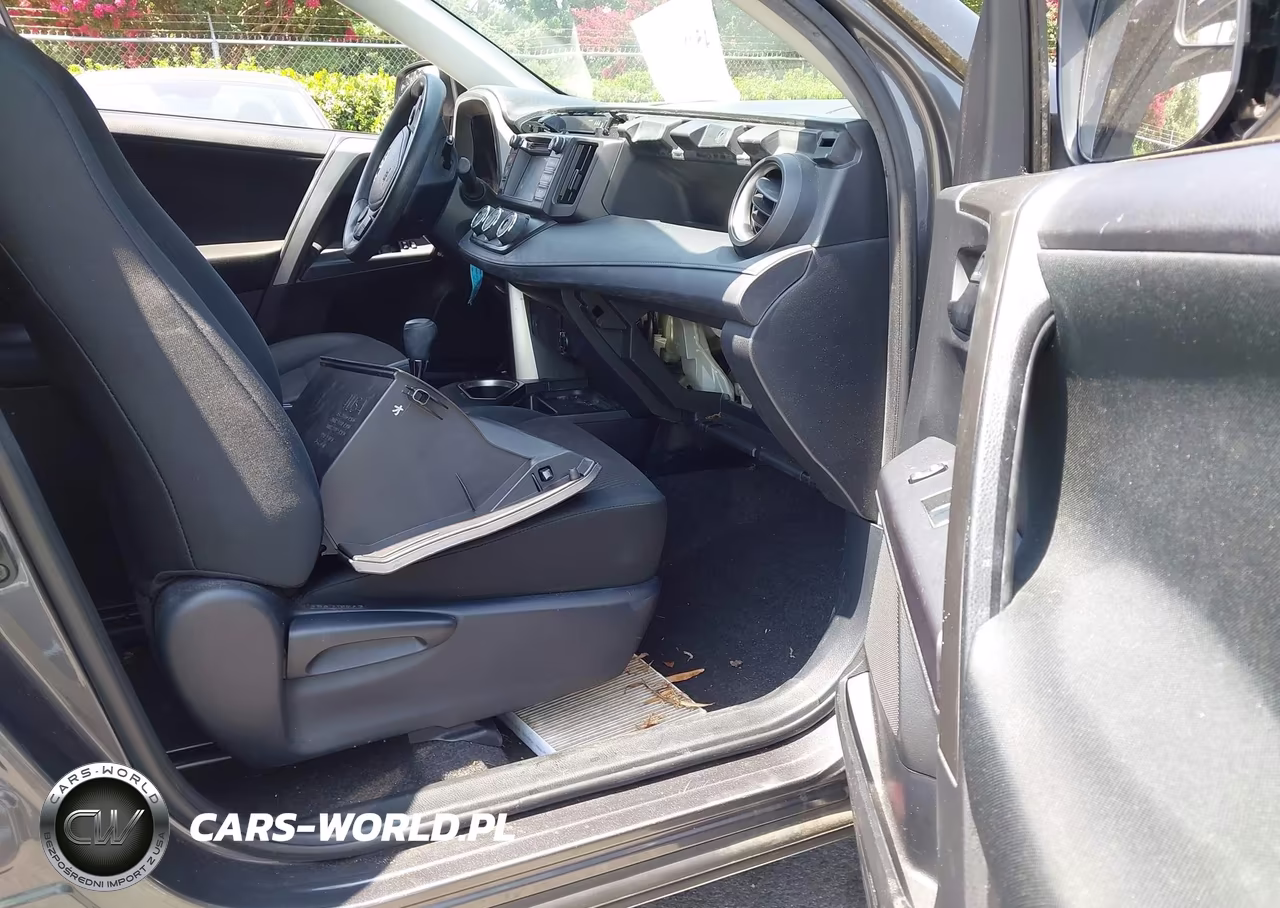 2018 Toyota Rav4 Le VIN:JTMBFREV8JJ730833 - 5