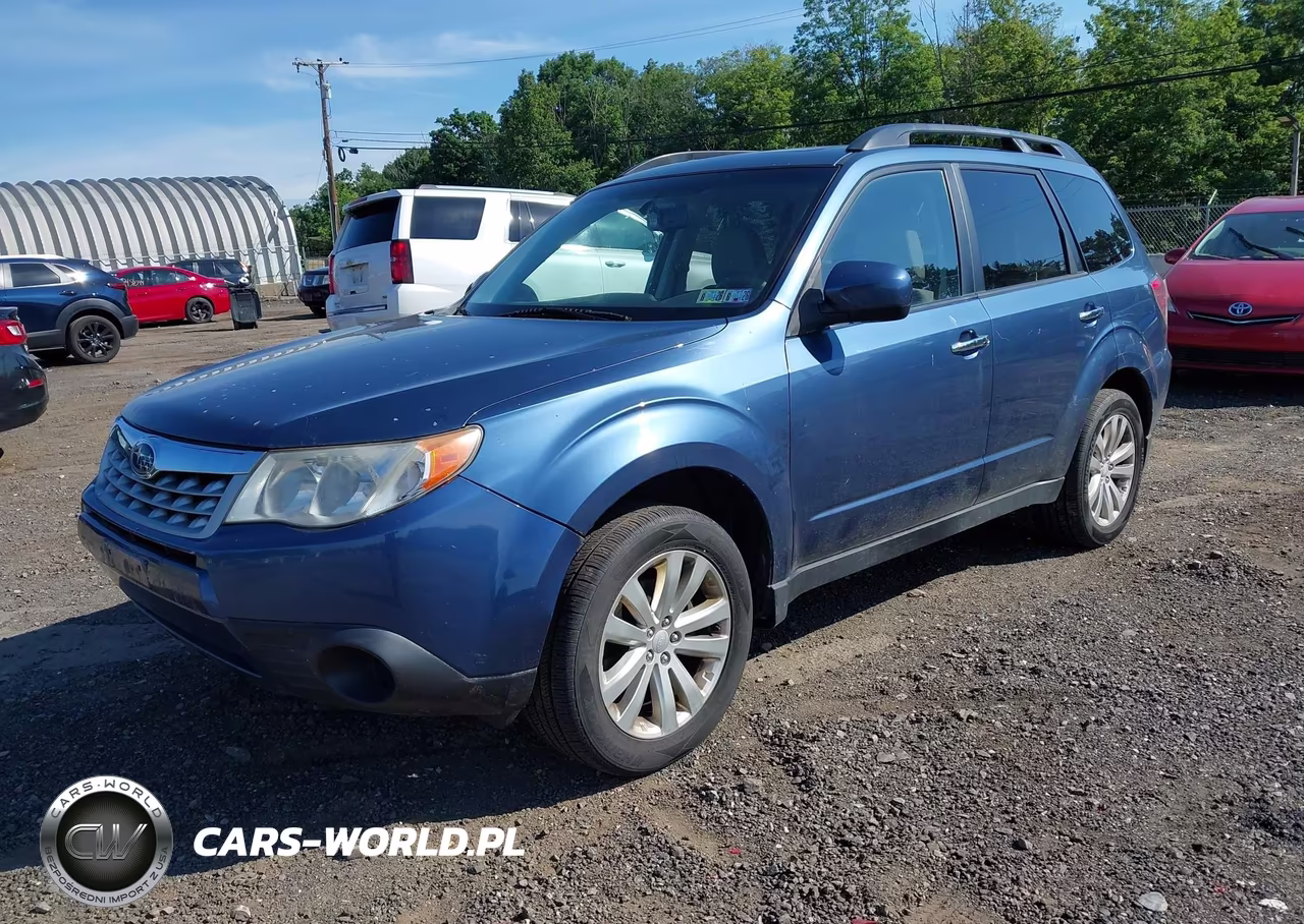 2013 Subaru Forester 2.5X Premium VIN:JF2SHADC0DH418613 - 2