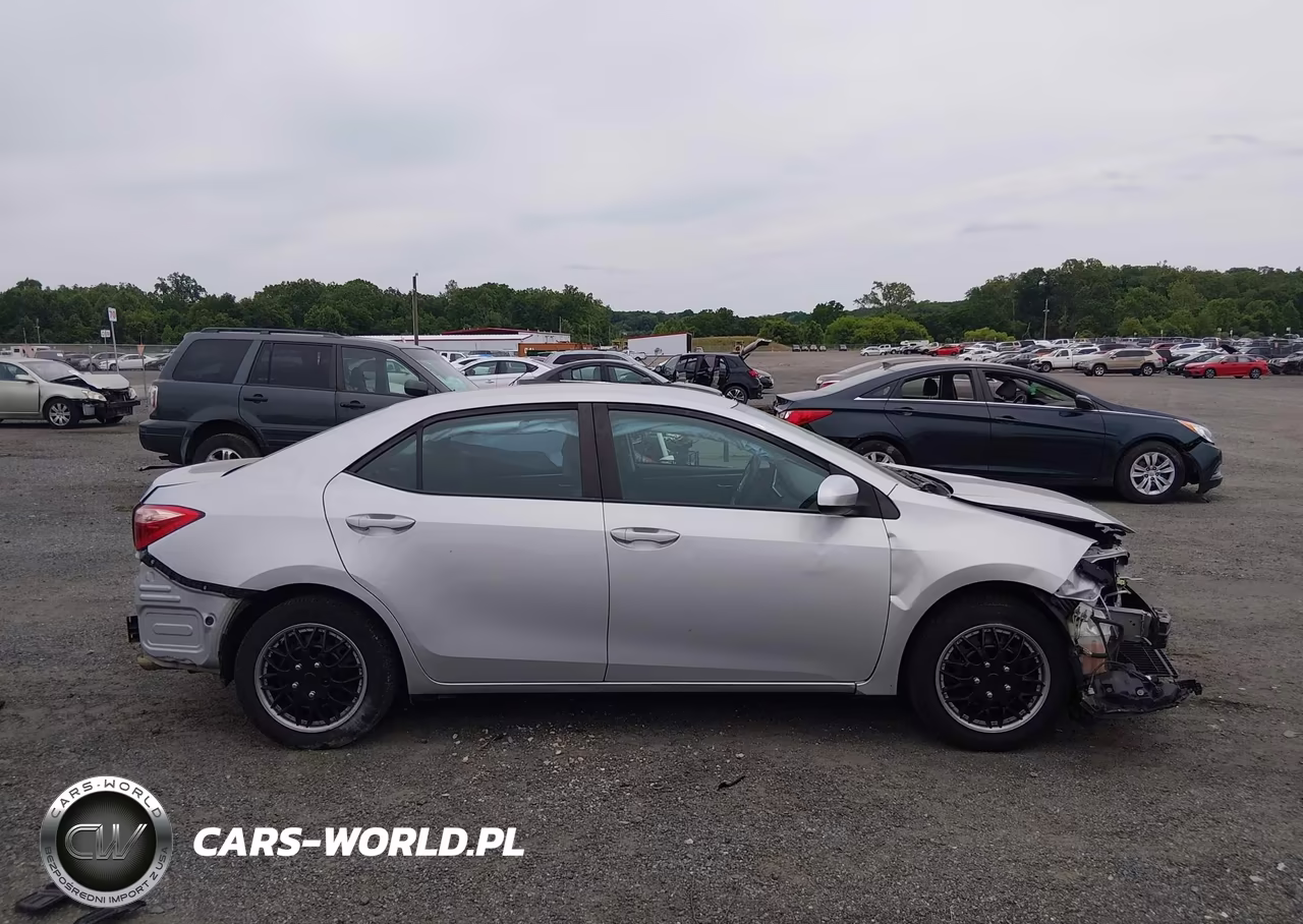 2019 Toyota Corolla Le VIN:5YFBURHE7KP938216 - 14