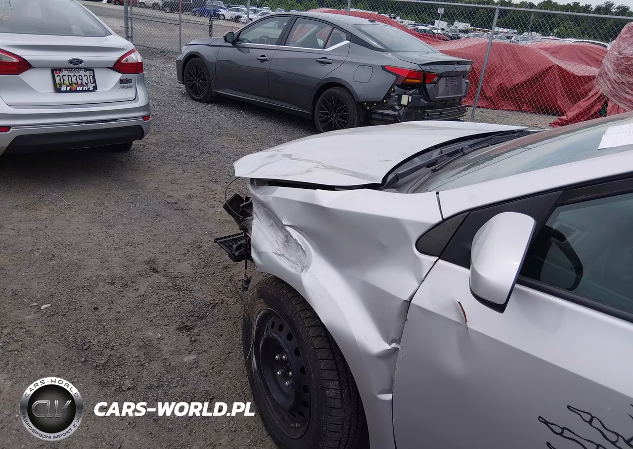 2019 Toyota Corolla Le VIN:5YFBURHE7KP938216 - 6