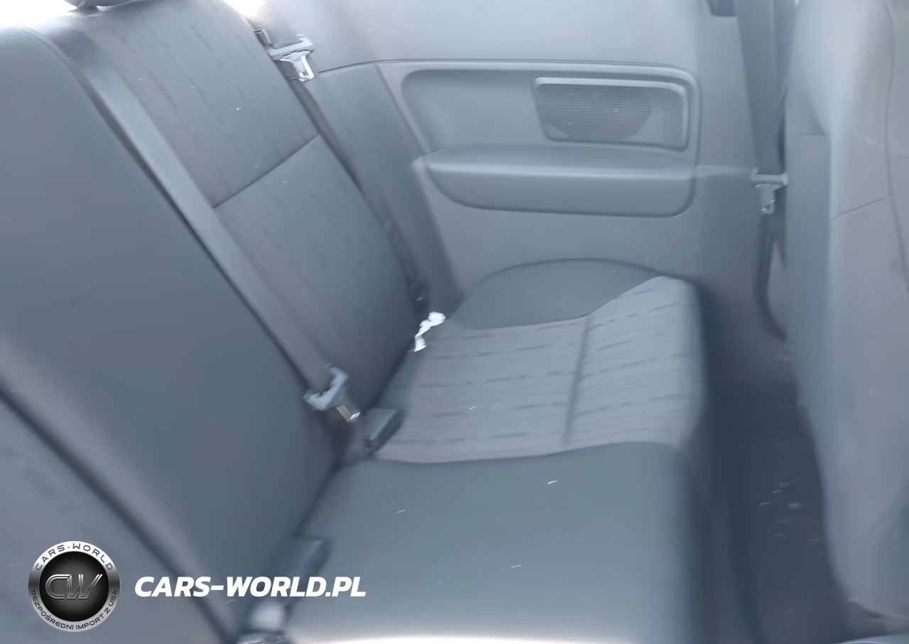2010 Ford Focus Se VIN:1FAHP3CN0AW294043 - 8