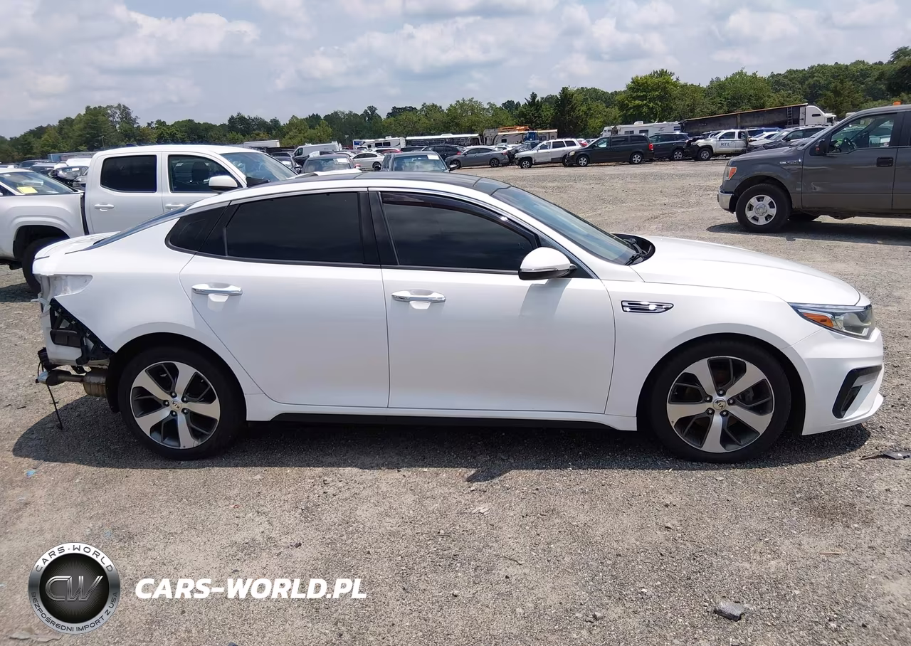 2019 Kia Optima S VIN:5XXGT4L32KG377644 - 14