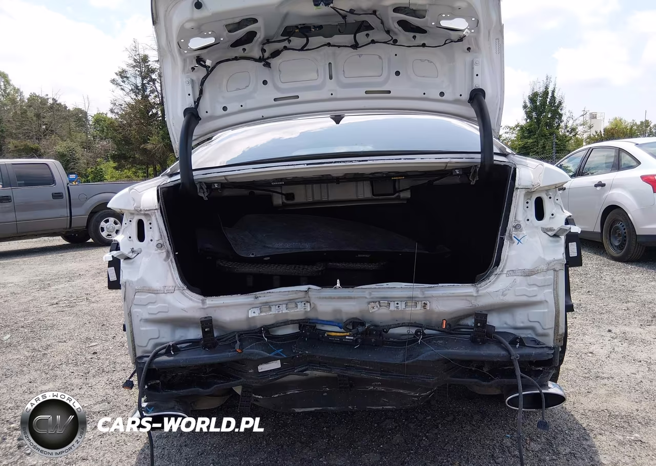 2019 Kia Optima S VIN:5XXGT4L32KG377644 - 17