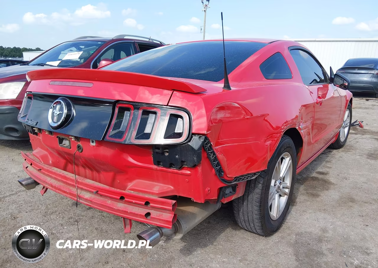 2013 Ford Mustang V6-V6 Premium VIN:1ZVBP8AM6D5266147 - 4