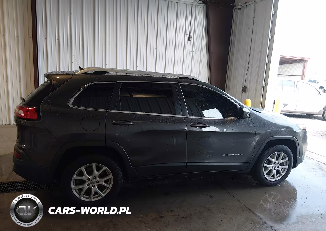 2015 Jeep Cherokee Latitude VIN:1C4PJMCB2FW599991 - 13