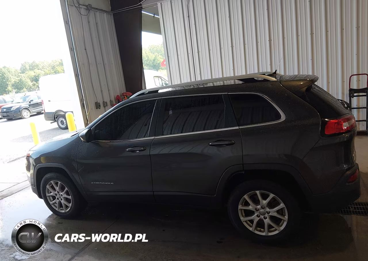 2015 Jeep Cherokee Latitude VIN:1C4PJMCB2FW599991 - 14