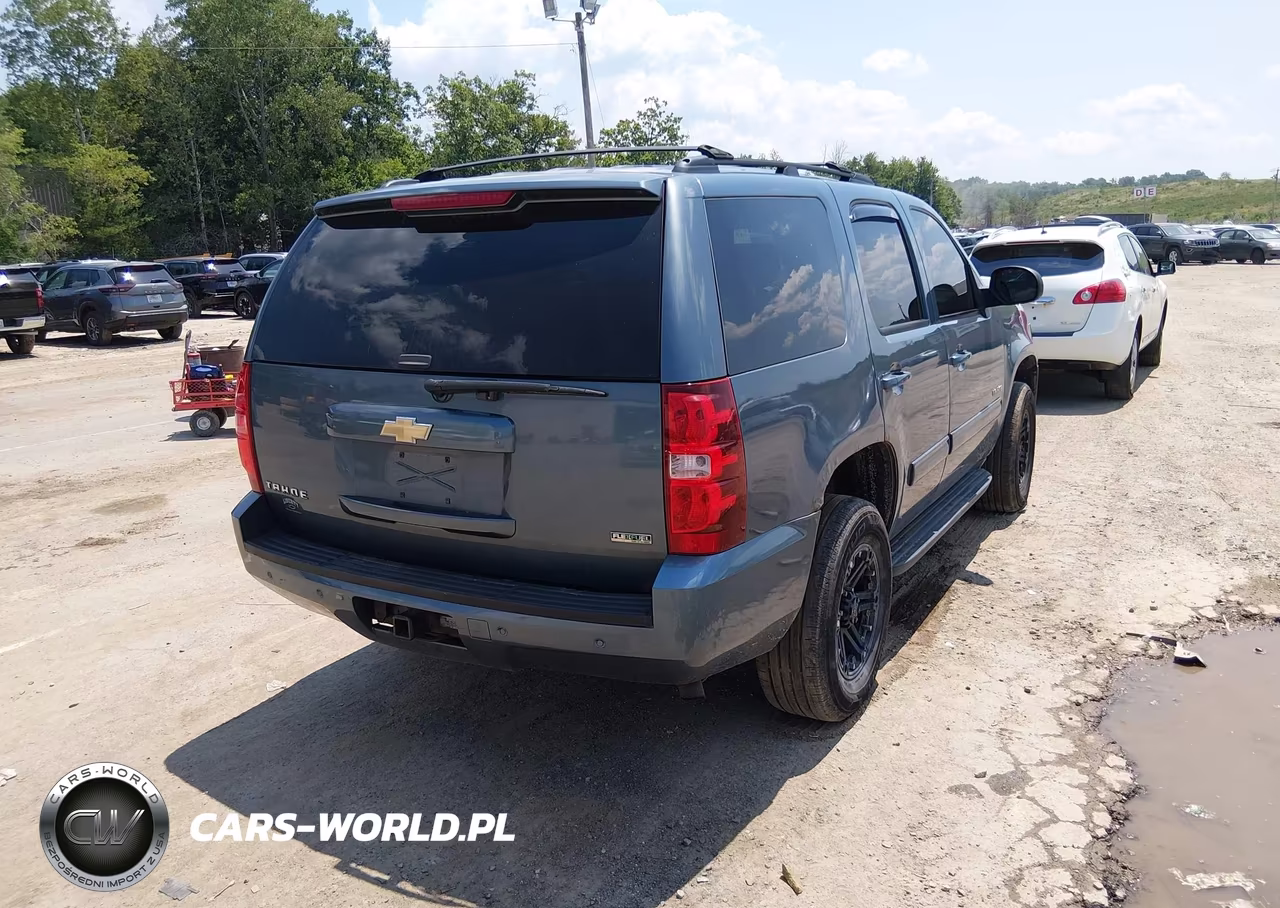 2010 Chevrolet Tahoe Lt VIN:1GNUKBE01AR257978 - 4
