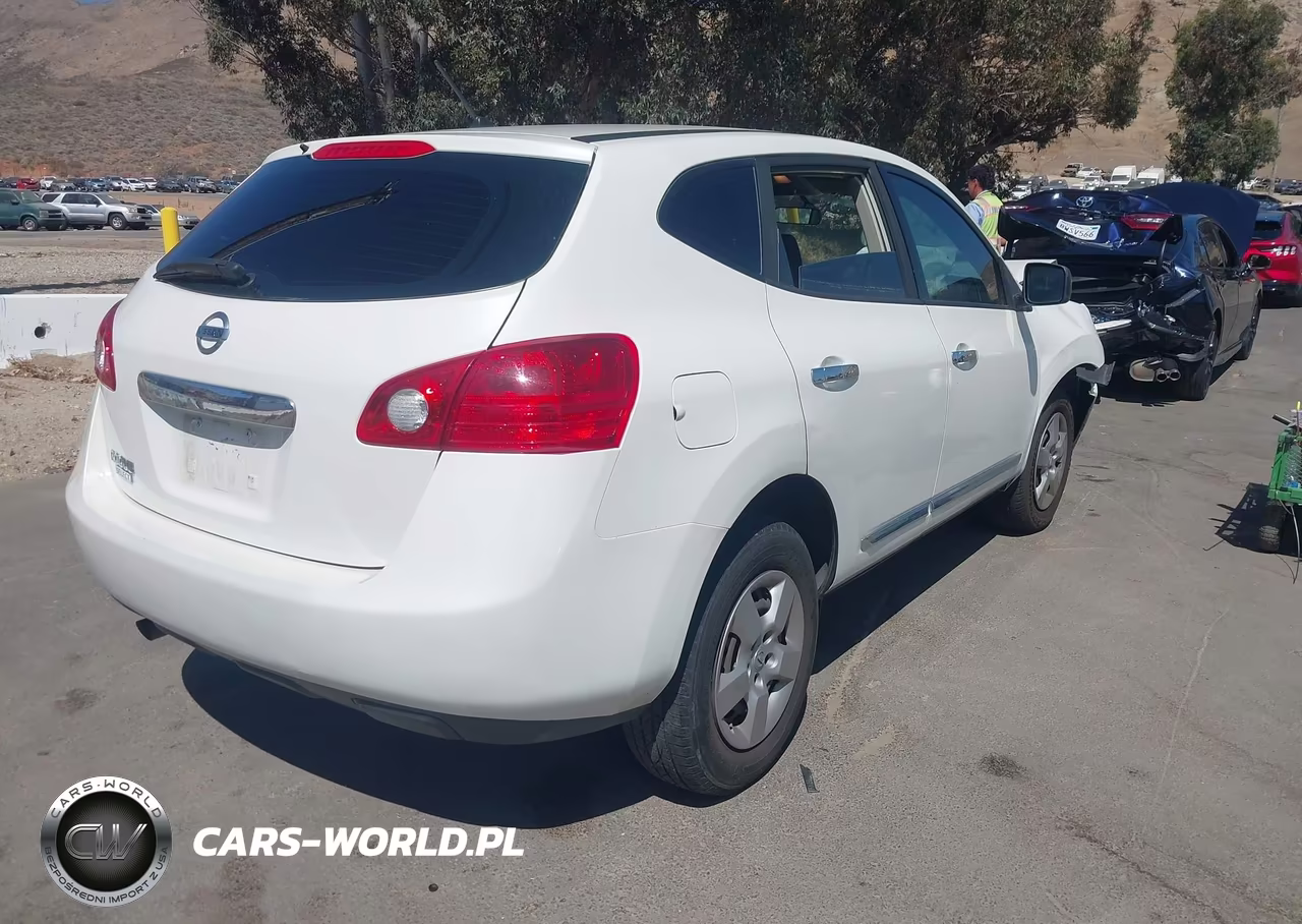 2015 Nissan Rogue Select S VIN:JN8AS5MT9FW666848 - 4