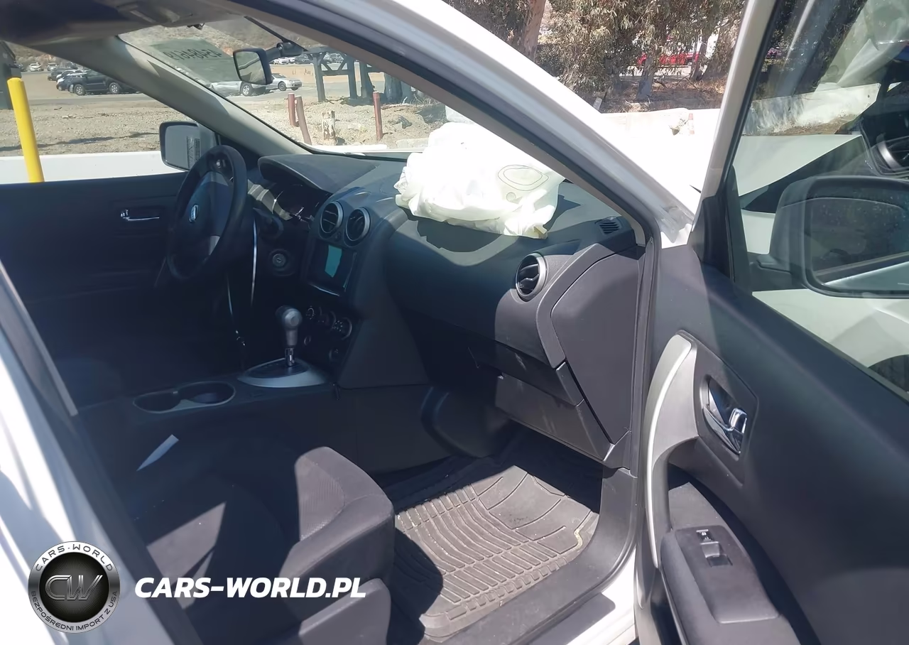 2015 Nissan Rogue Select S VIN:JN8AS5MT9FW666848 - 5