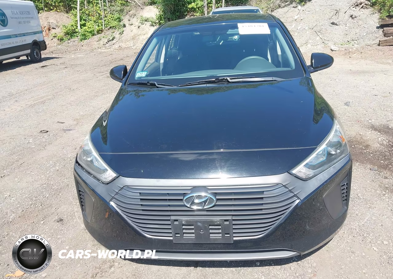 2018 Hyundai Ioniq Hybrid Blue VIN:KMHC65LC0JU102192 - 12