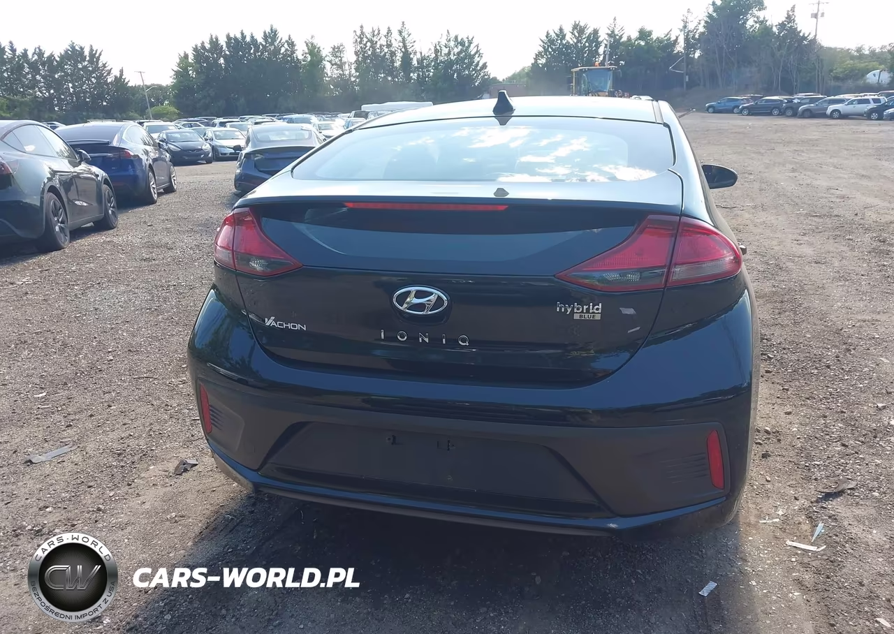 2018 Hyundai Ioniq Hybrid Blue VIN:KMHC65LC0JU102192 - 16