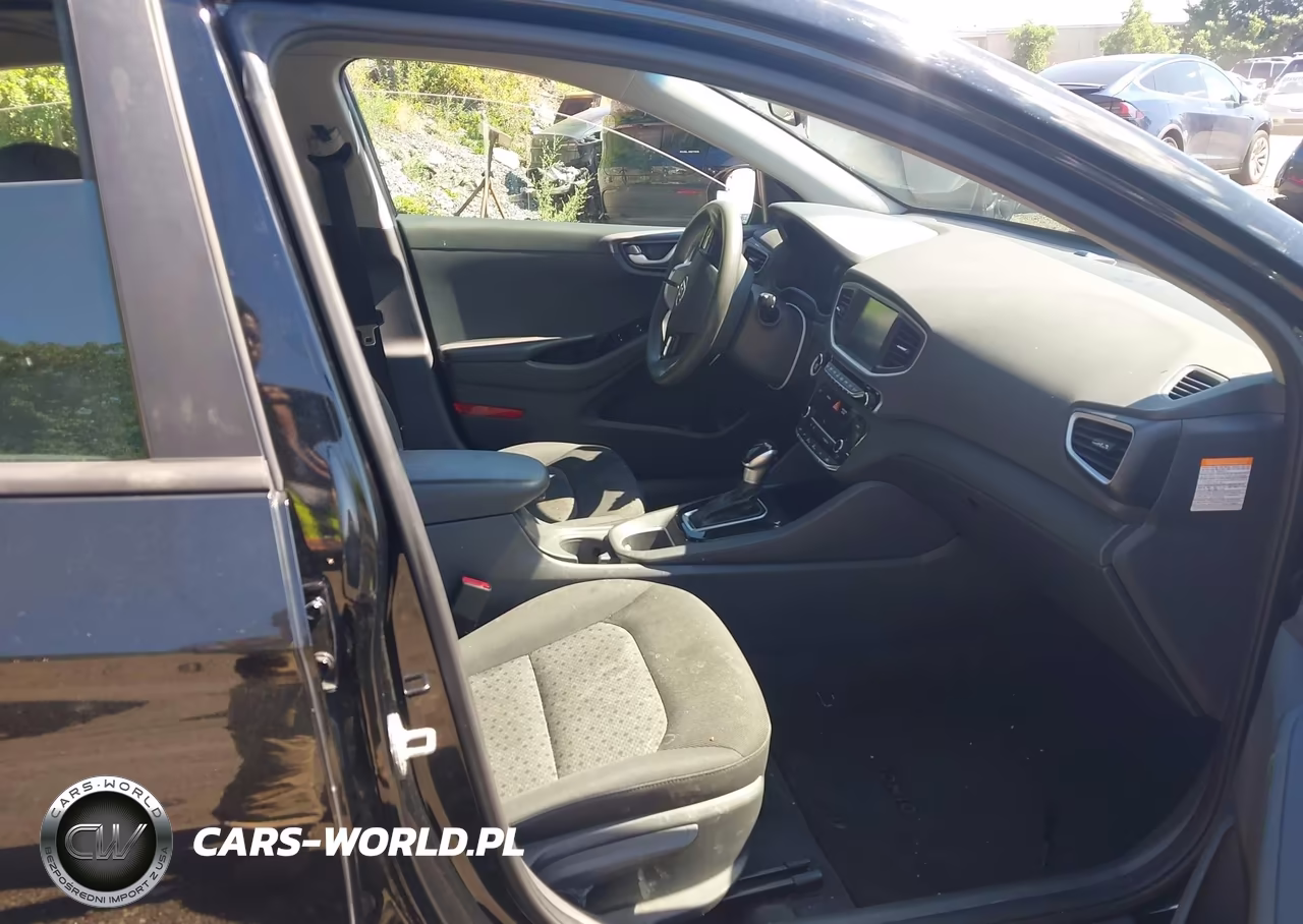 2018 Hyundai Ioniq Hybrid Blue VIN:KMHC65LC0JU102192 - 5