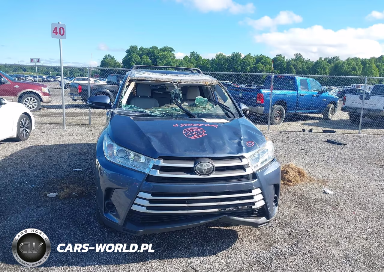 2019 Toyota Highlander Le VIN:5TDZARFH1KS046328 - 12