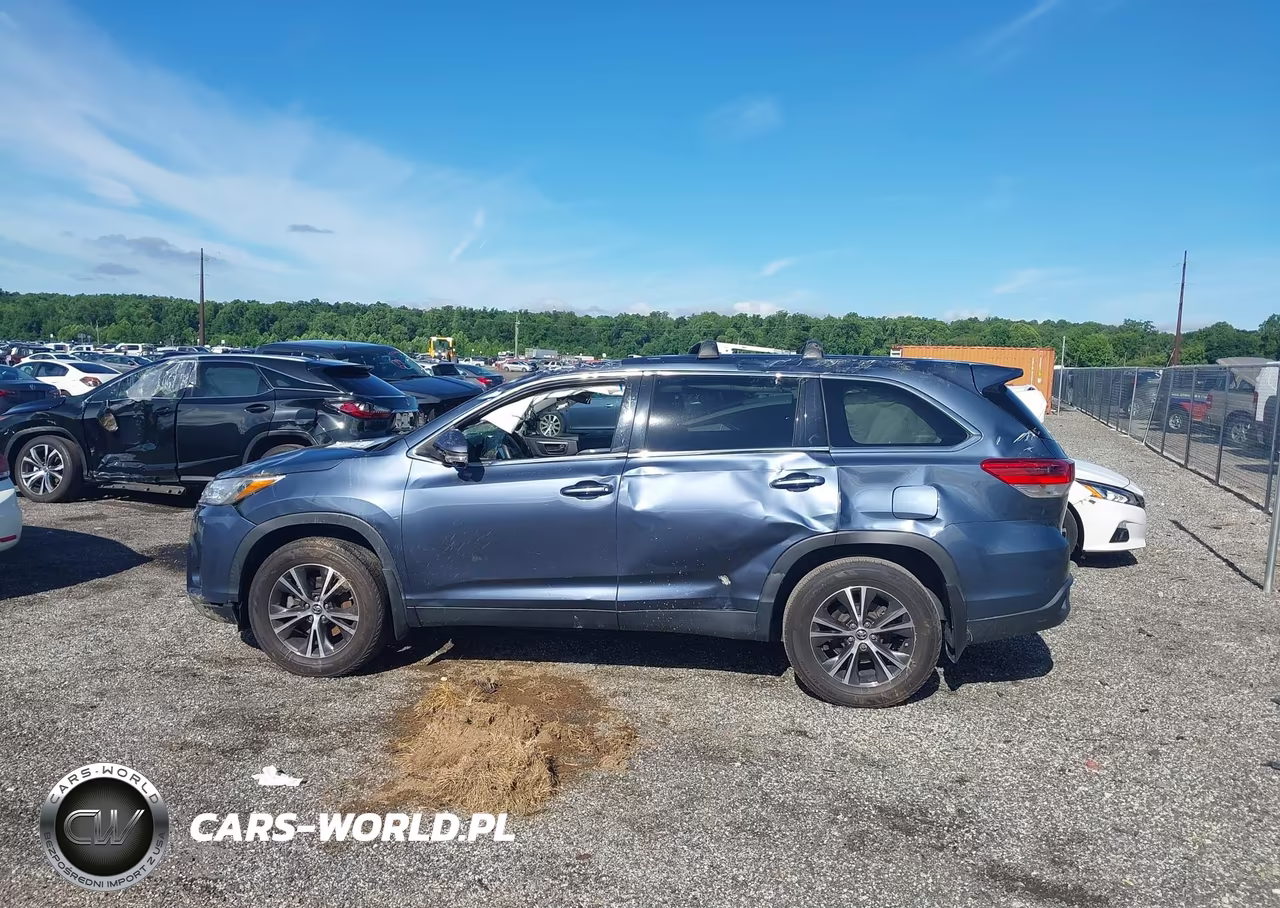 2019 Toyota Highlander Le VIN:5TDZARFH1KS046328 - 14