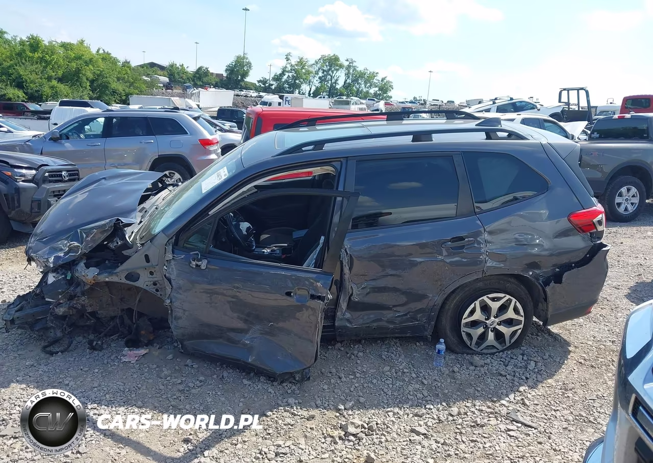 2022 Subaru Forester Premium VIN:JF2SKAEC6NH509810 - 14