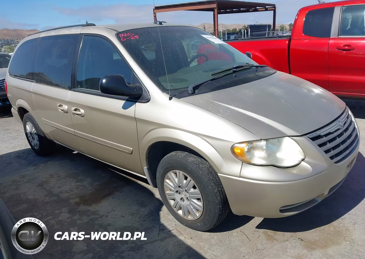 2005 Chrysler Town & Country Lx